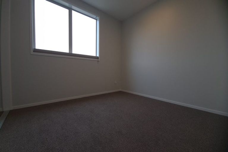 Photo of property in 43c Oreil Avenue, West Harbour, Auckland, 0618