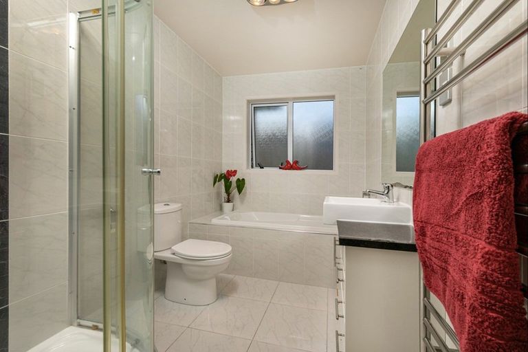 Photo of property in 39 Northbrook Close, Greenhithe, Auckland, 0632