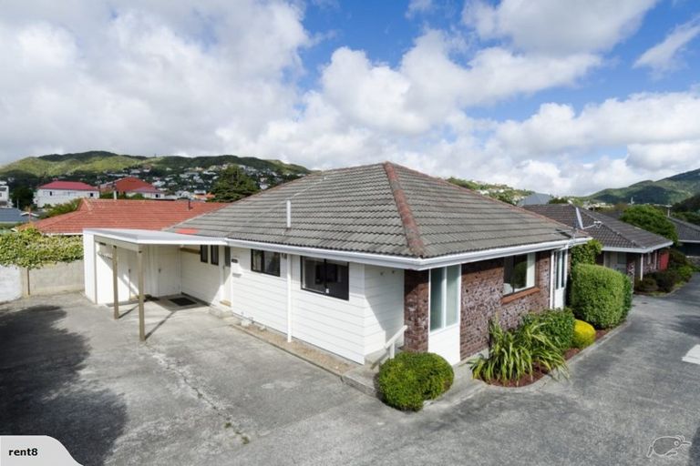 Photo of property in 27 Parkvale Road, Karori, Wellington, 6012