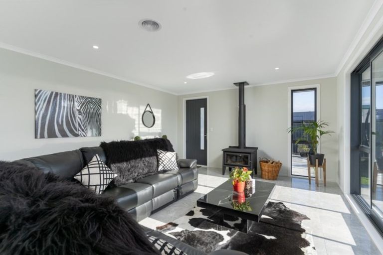 Photo of property in 55b Dublin Street, Martinborough, 5711