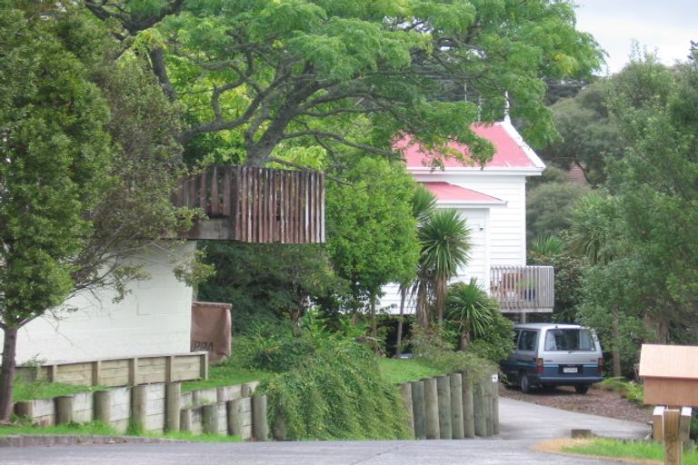 Photo of property in 49 West Lynn Road, Titirangi, Auckland, 0604