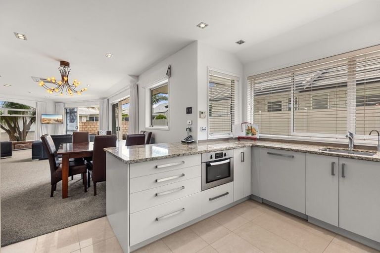 Photo of property in 49 Oceania Sands Way, Papamoa Beach, Papamoa, 3118