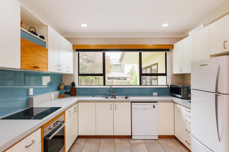 Photo of property in 5 Ashburn Lane, Awapuni, Palmerston North, 4412