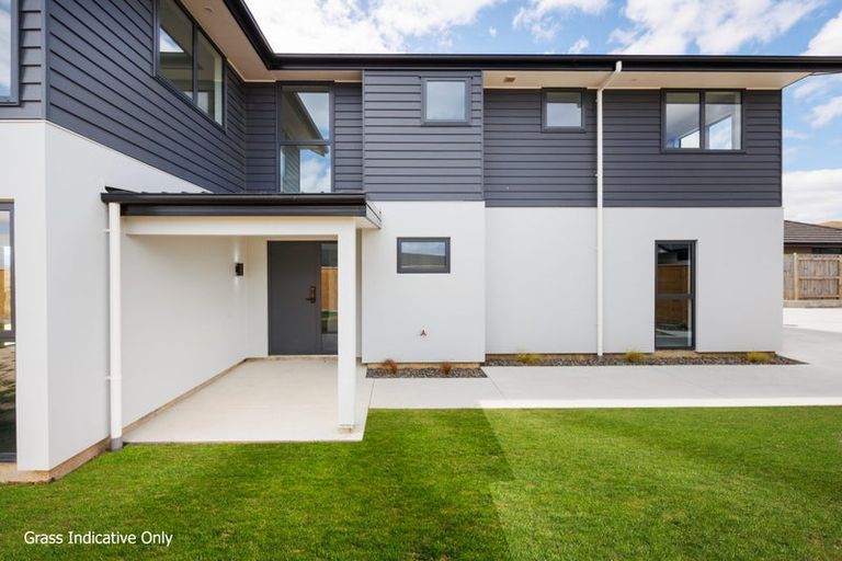 Photo of property in 54 Sardinia Grove, Fitzherbert, Palmerston North, 4410