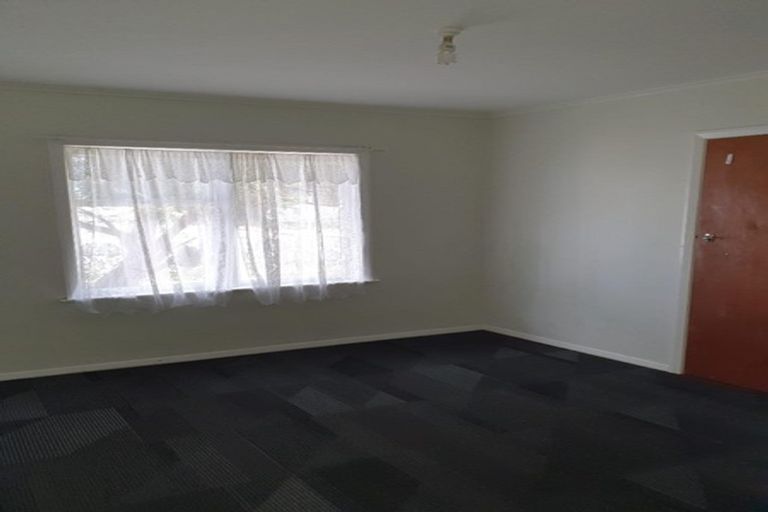 Photo of property in 2/40 Sutton Crescent, Papakura, 2110
