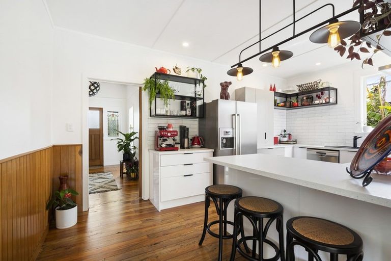 Photo of property in 50a Ngataringa Road, Devonport, Auckland, 0624