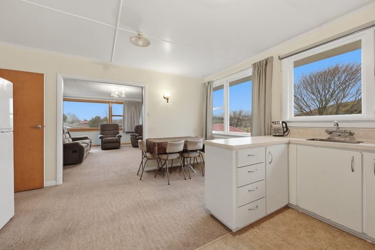 Photo of property in 8 Bell Crescent, Concord, Dunedin, 9018