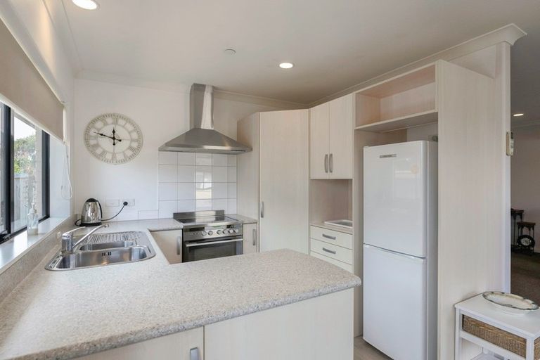 Photo of property in 8 Ian Peter Way, Otaki, 5512