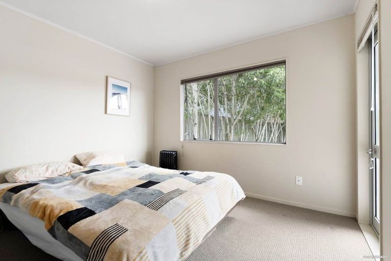 Photo of property in 2/36 Elizabeth Drive, West Harbour, Auckland, 0618