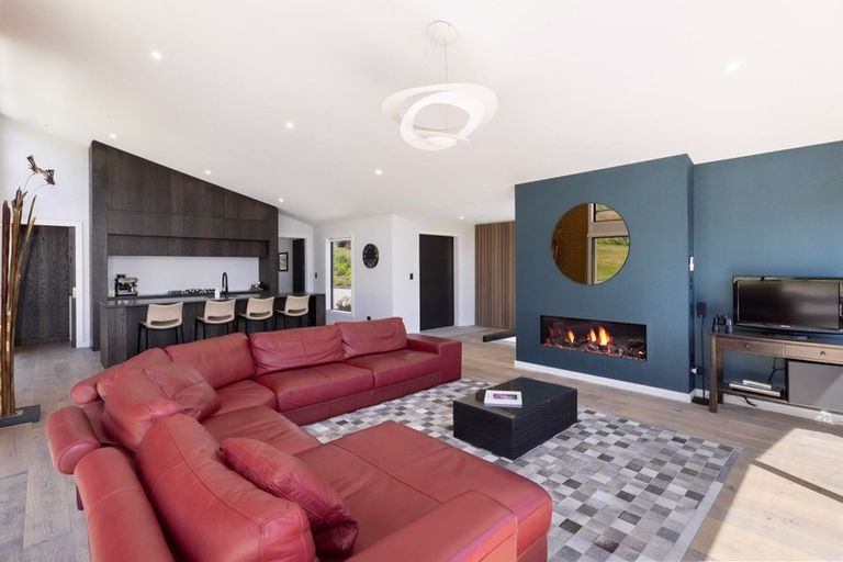 Photo of property in 52 Jacks Point Rise, Jacks Point, Queenstown, 9371