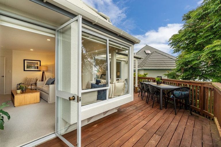 Photo of property in 13b Rodney Road, Northcote Point, Auckland, 0627