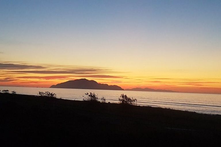 Photo of property in 8 Scott Avenue, Otaki Beach, Otaki, 5512