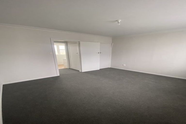 Photo of property in 17 Karaka Crescent, Levin, 5510