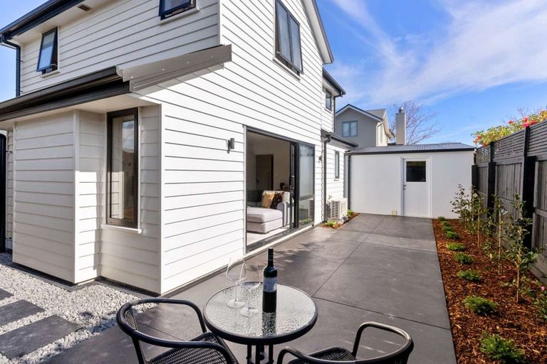 Photo of property in 2/218 Springfield Road, St Albans, Christchurch, 8014