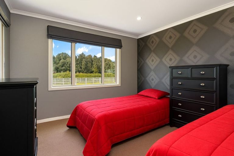 Photo of property in 85 Emerald Hill Drive, Birchville, Upper Hutt, 5018