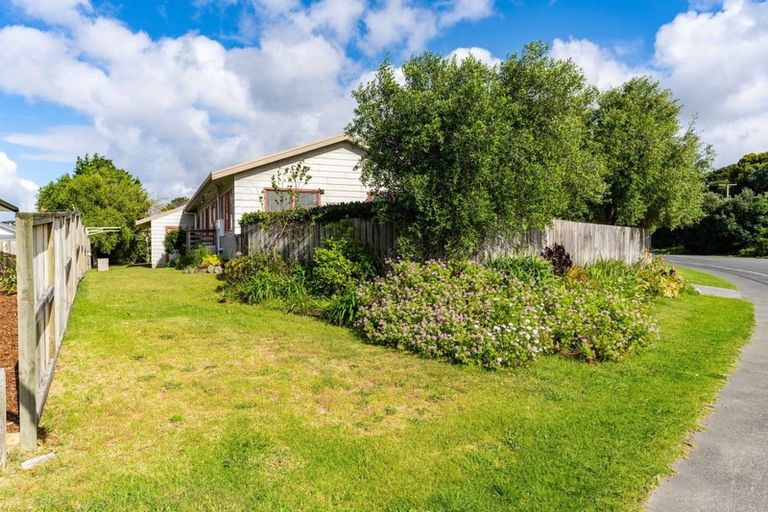 Photo of property in 14 Moir Point Road, Mangawhai Heads, Mangawhai, 0505