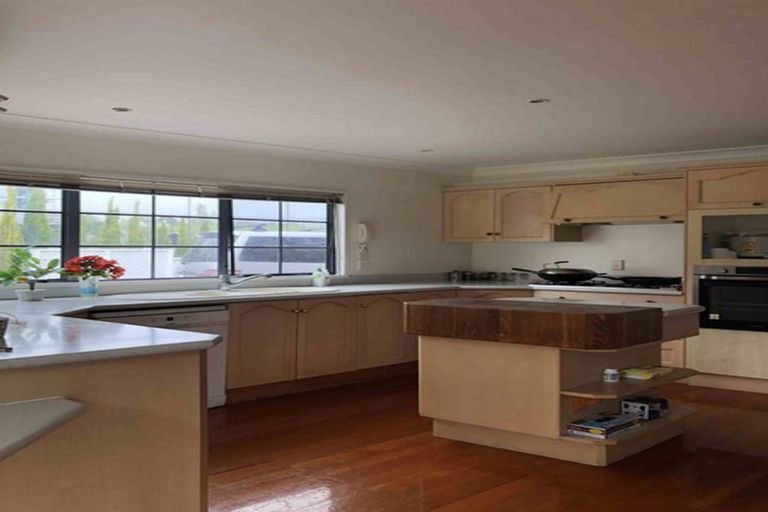 Photo of property in 23 Manor Park, Sunnyhills, Auckland, 2010