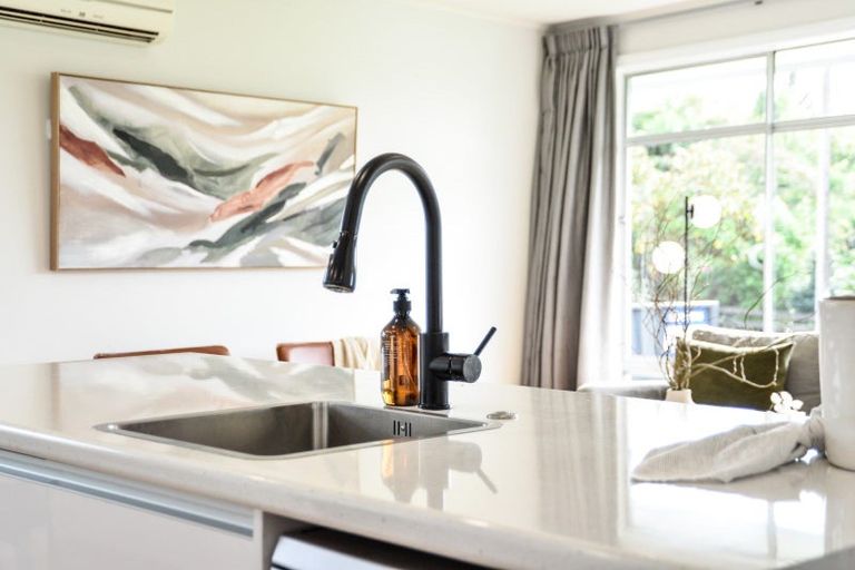 Photo of property in 11 Gerrand Place, Chedworth, Hamilton, 3210