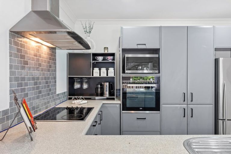 Photo of property in 23d Jelas Road, Red Beach, 0932