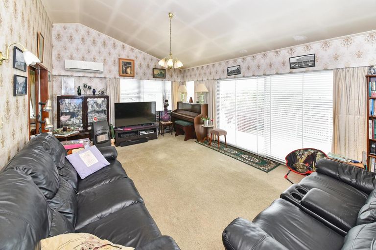 Photo of property in 12 Bexley Place, Pahurehure, Papakura, 2113