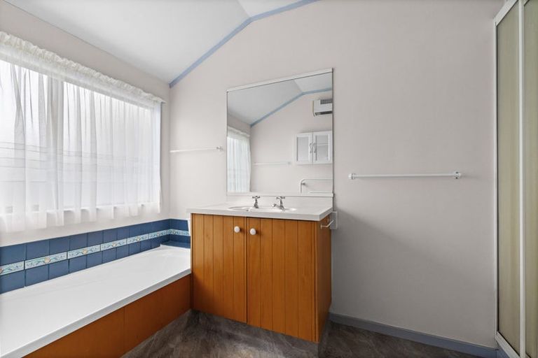 Photo of property in 3a Kingsgate Close, Havelock North, 4130