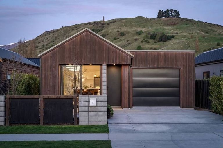Photo of property in 5 Lorne Street, Lake Hayes, Queenstown, 9304