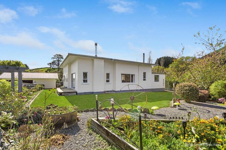 Photo of property in 608 Ongo Road, Hunterville, 4782