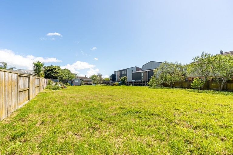 Photo of property in 2 Berkeley Road, Manurewa, Auckland, 2102