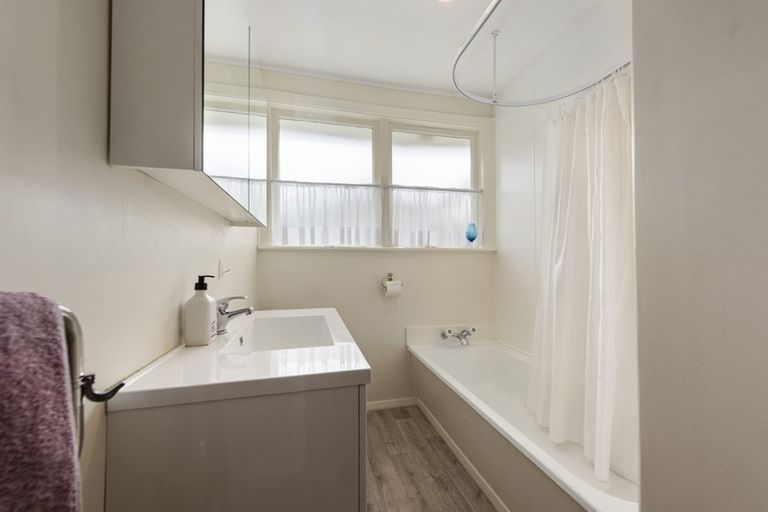 Photo of property in 1/15 Lane Street, Wallaceville, Upper Hutt, 5018