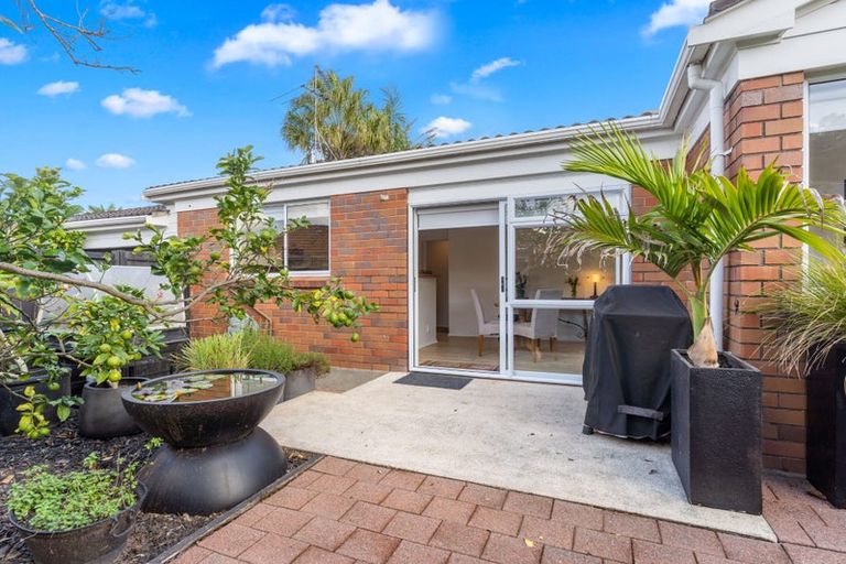 Photo of property in 1/15 Milford Road, Milford, Auckland, 0620