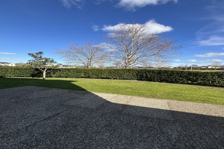 Photo of property in 1 Pickaberry Avenue, Karaka, Papakura, 2113