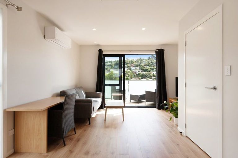 Photo of property in 3/1 Robert Street, Newlands, Wellington, 6037