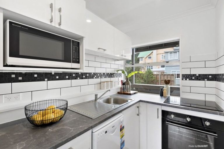 Photo of property in Melksham Towers, 403/131 Brougham Street, Mount Victoria, Wellington, 6011