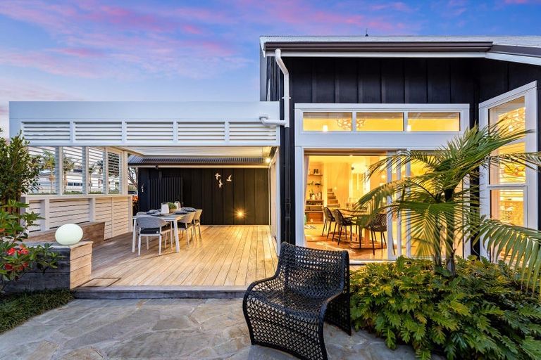 Photo of property in 16 Te Mana Street, Omaha, 0986