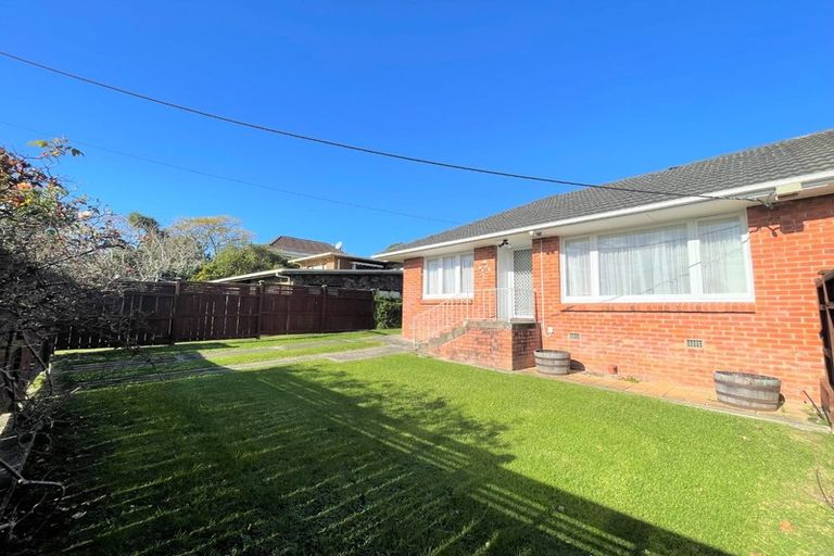 Photo of property in 1/4a Corrella Road, Belmont, Auckland, 0622