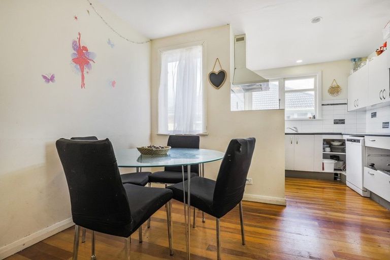 Photo of property in 25 Arimu Road, Papakura, 2110