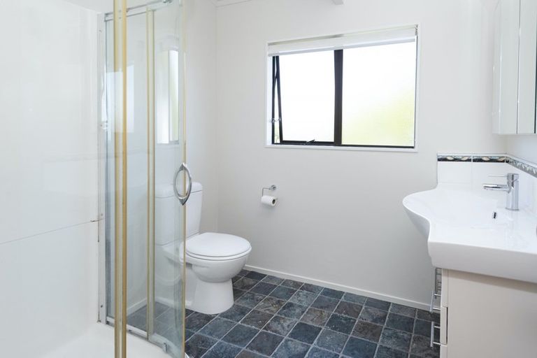 Photo of property in 8 Thurston Place, Bucklands Beach, Auckland, 2012