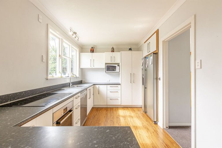 Photo of property in 162 Aokautere Drive, Fitzherbert, Palmerston North, 4410