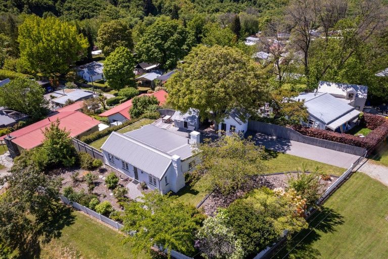 Photo of property in 17 Merioneth Street, Arrowtown, 9302