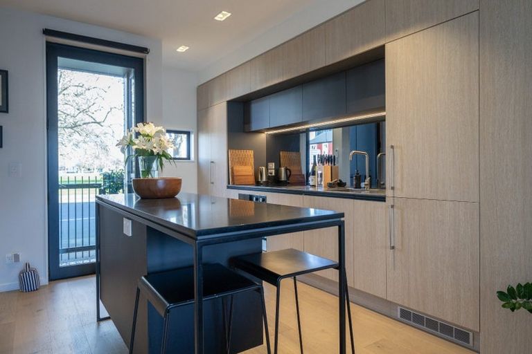 Photo of property in 3/33 Kilmore Street, Christchurch Central, Christchurch, 8013