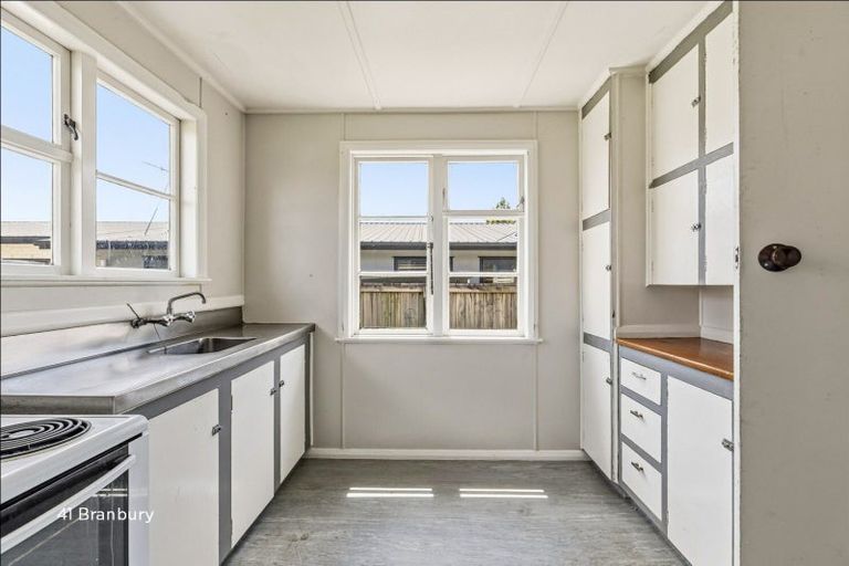 Photo of property in 39 Banbury Crescent, Fairfield, Hamilton, 3214