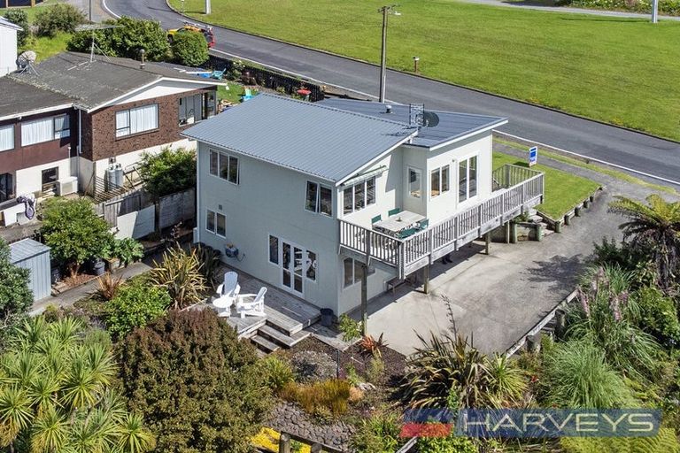 Photo of property in 88 Howard Road, Orere Point, Papakura, 2585