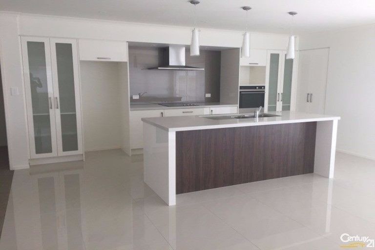 Photo of property in 117 Hillpark Drive, Pokeno, 2402