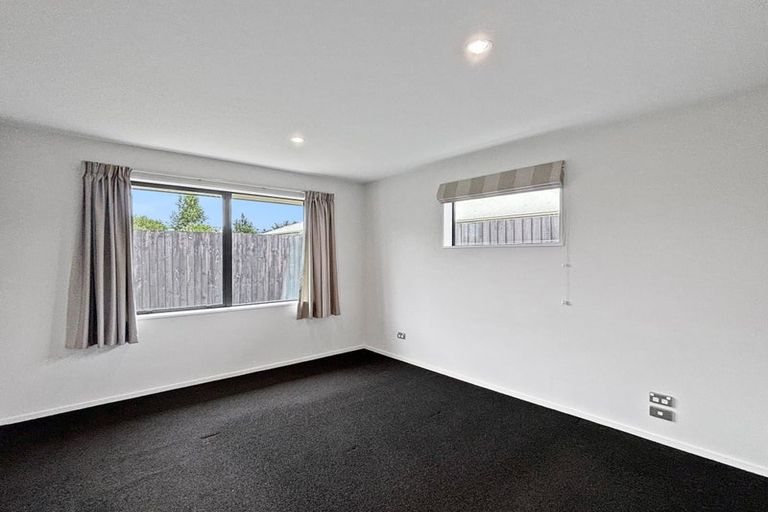 Photo of property in 152a Wainoni Road, Avondale, Christchurch, 8061