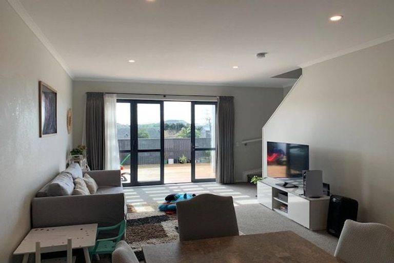 Photo of property in 27 Komanawa Lane, Mount Wellington, Auckland, 1062