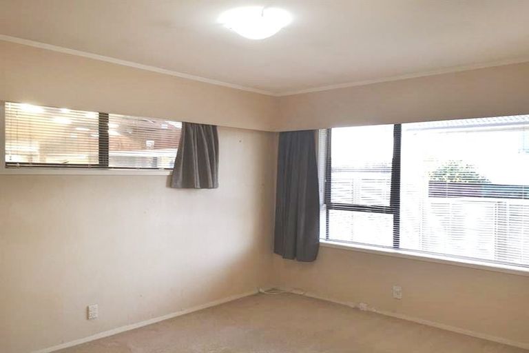 Photo of property in 5 Binda Place, Botany Downs, Auckland, 2010