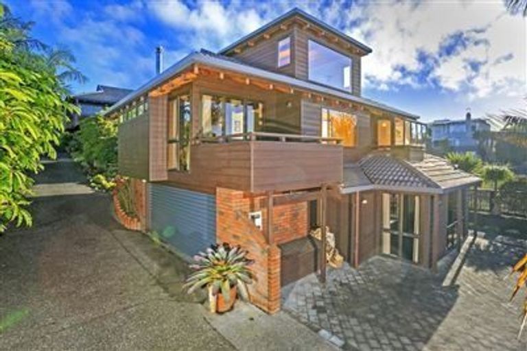 Photo of property in 3/14 Marama Street, Castor Bay, Auckland, 0620