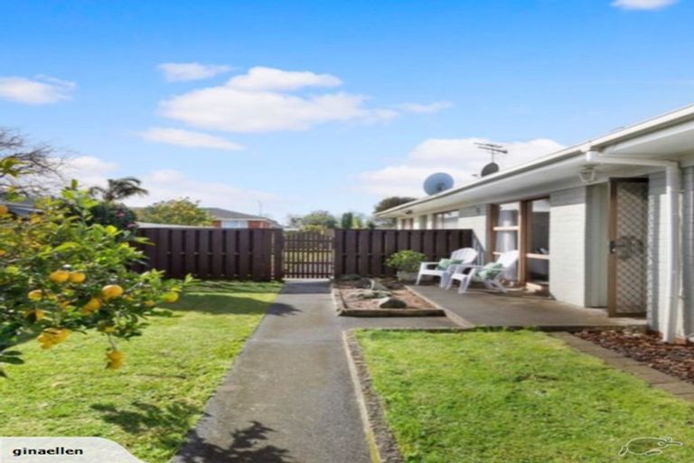 Photo of property in 2/15 Latham Avenue, Pakuranga, Auckland, 2010