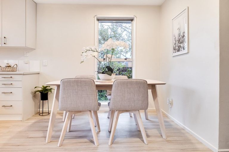 Photo of property in 1/125 Prestons Road, Redwood, Christchurch, 8051