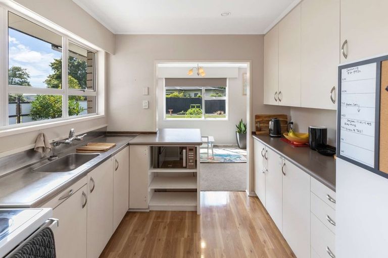 Photo of property in 61 Abraham Crescent, Milson, Palmerston North, 4414